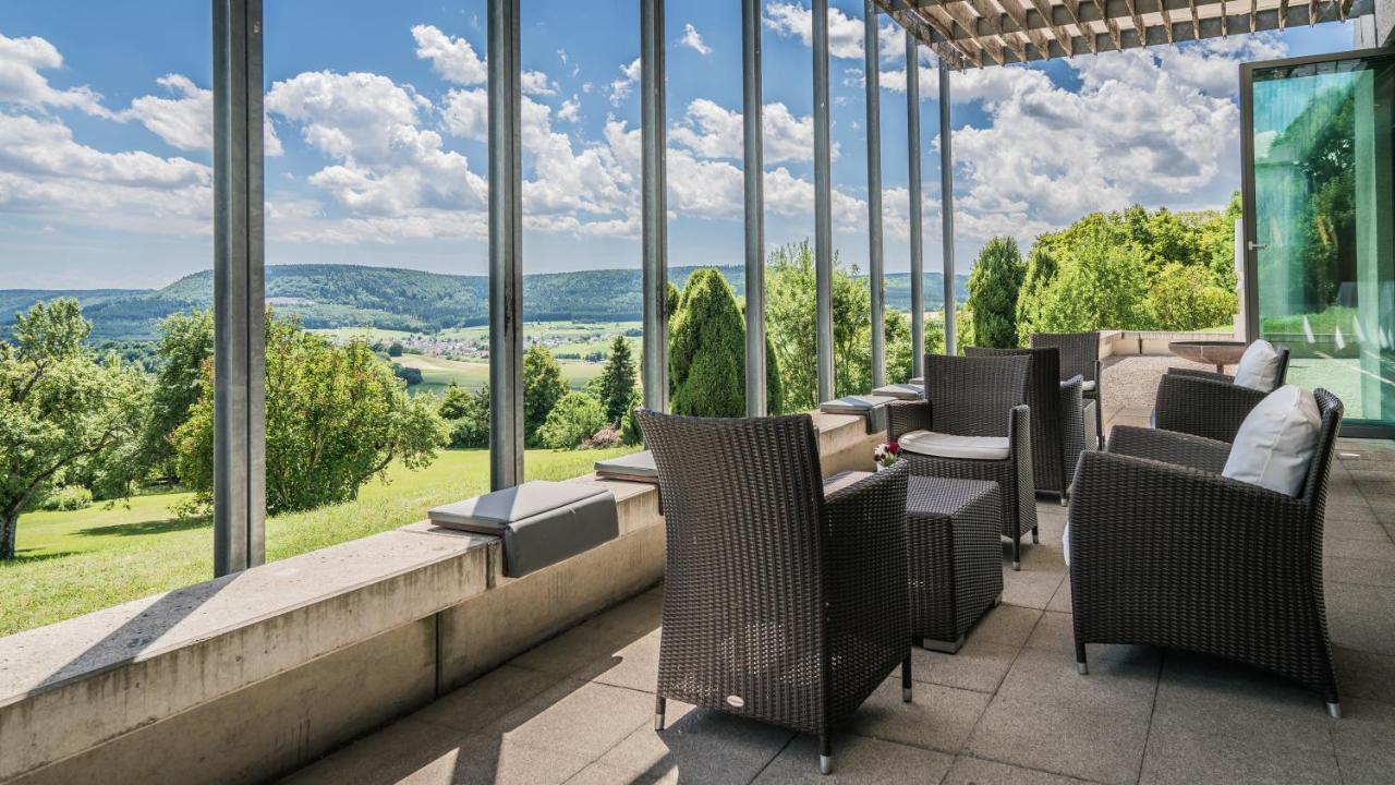 Hotel Hofgut Hohenkarpfen Hausen ob Verena Buitenkant foto