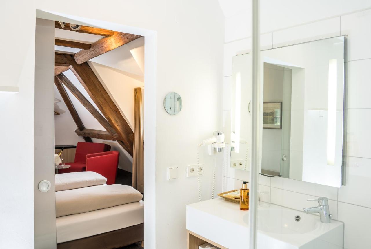 Hotel Hofgut Hohenkarpfen Hausen ob Verena Buitenkant foto