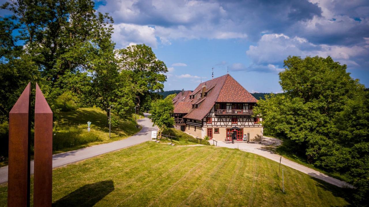 Hotel Hofgut Hohenkarpfen Hausen ob Verena Buitenkant foto