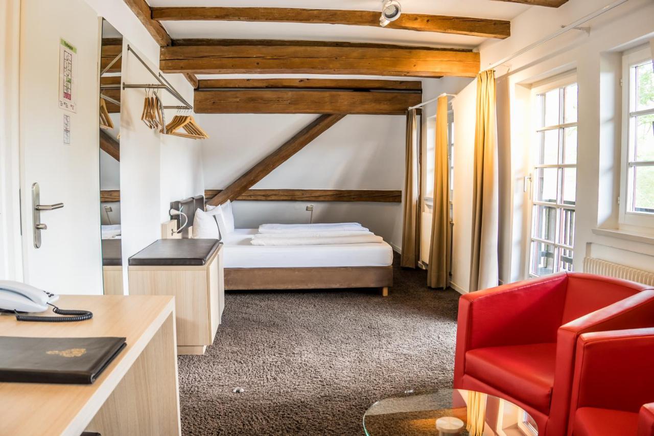 Hotel Hofgut Hohenkarpfen Hausen ob Verena Buitenkant foto