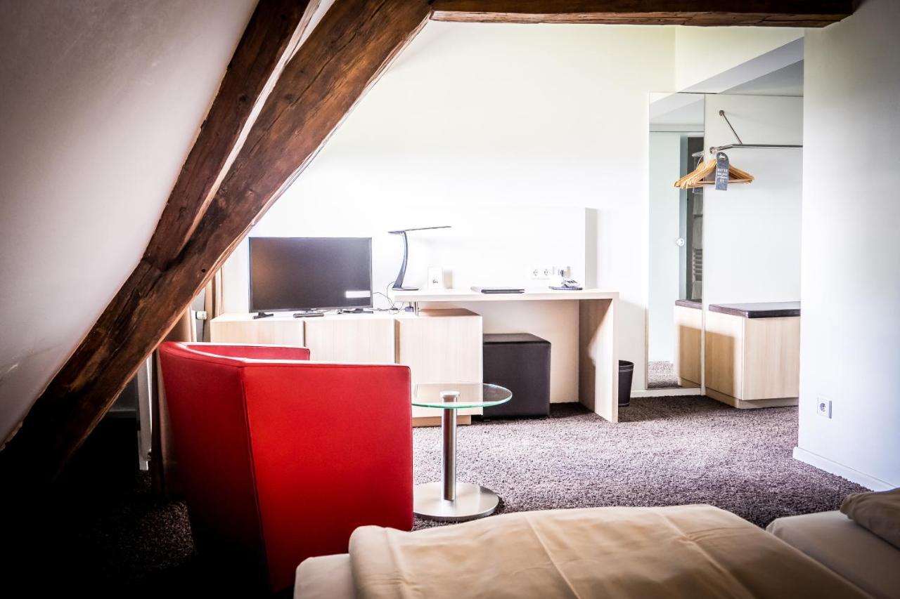Hotel Hofgut Hohenkarpfen Hausen ob Verena Buitenkant foto
