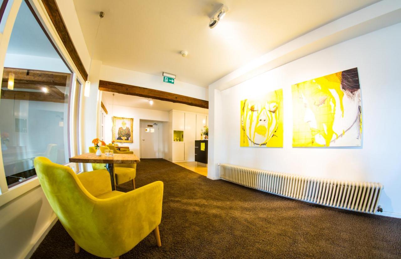 Hotel Hofgut Hohenkarpfen Hausen ob Verena Buitenkant foto