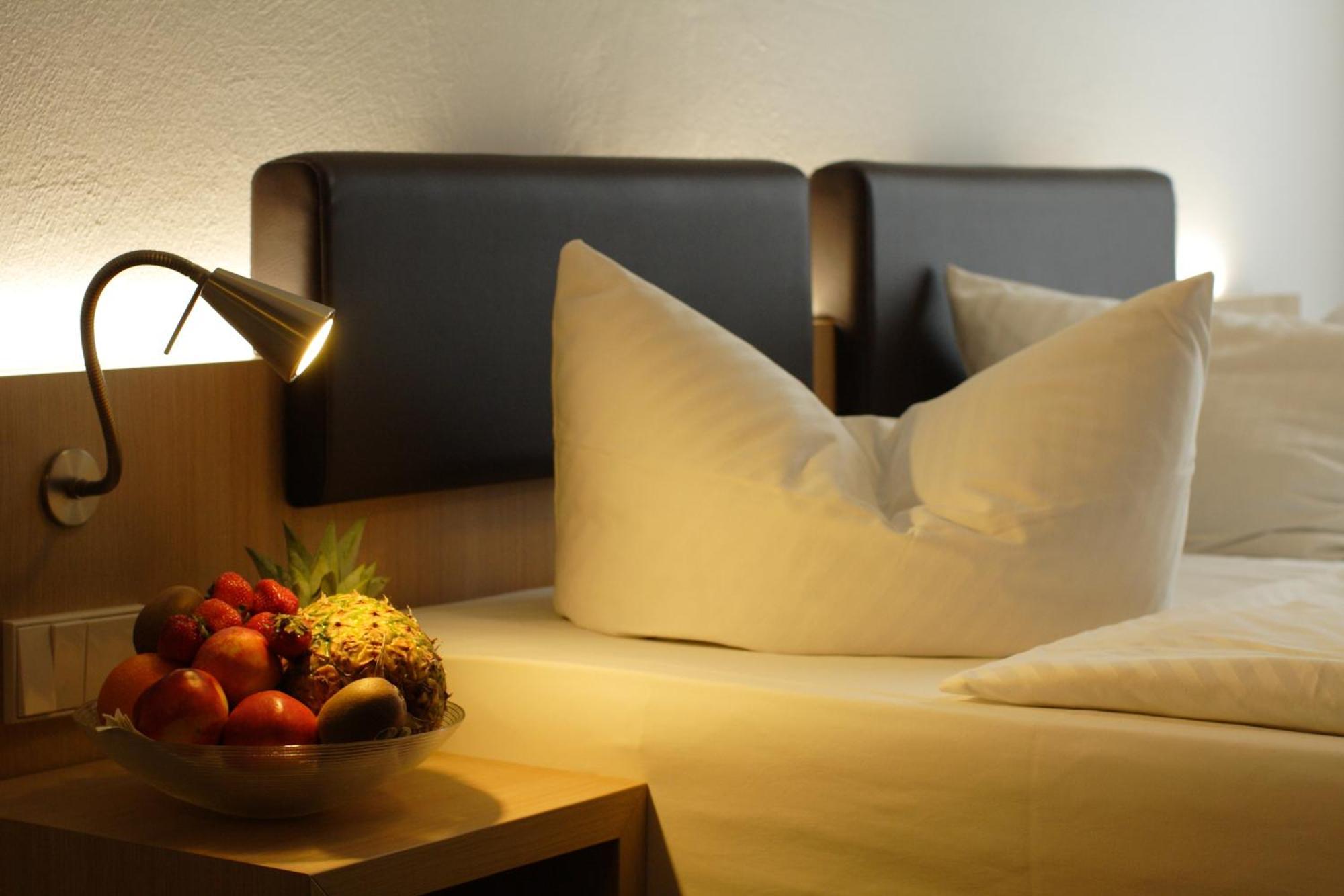 Hotel Hofgut Hohenkarpfen Hausen ob Verena Buitenkant foto