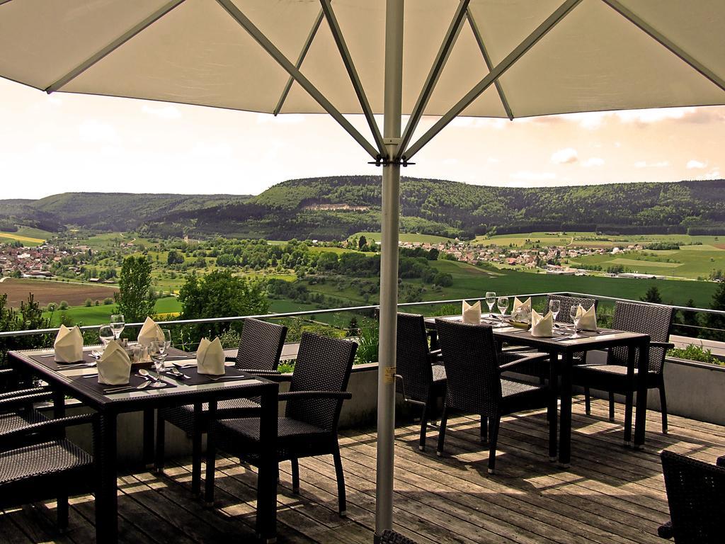 Hotel Hofgut Hohenkarpfen Hausen ob Verena Buitenkant foto