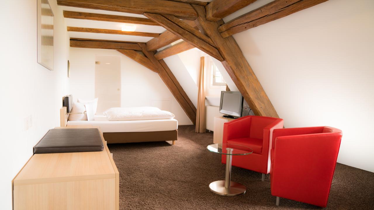 Hotel Hofgut Hohenkarpfen Hausen ob Verena Buitenkant foto